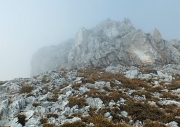 23 pochi mt. dopo la crocetta salgo a vista a sx i ripidi pratoni...